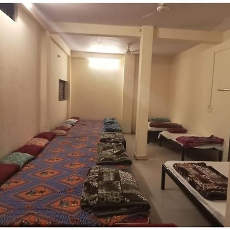 Hotel Mahakal Vishram, 우자인 외부 사진