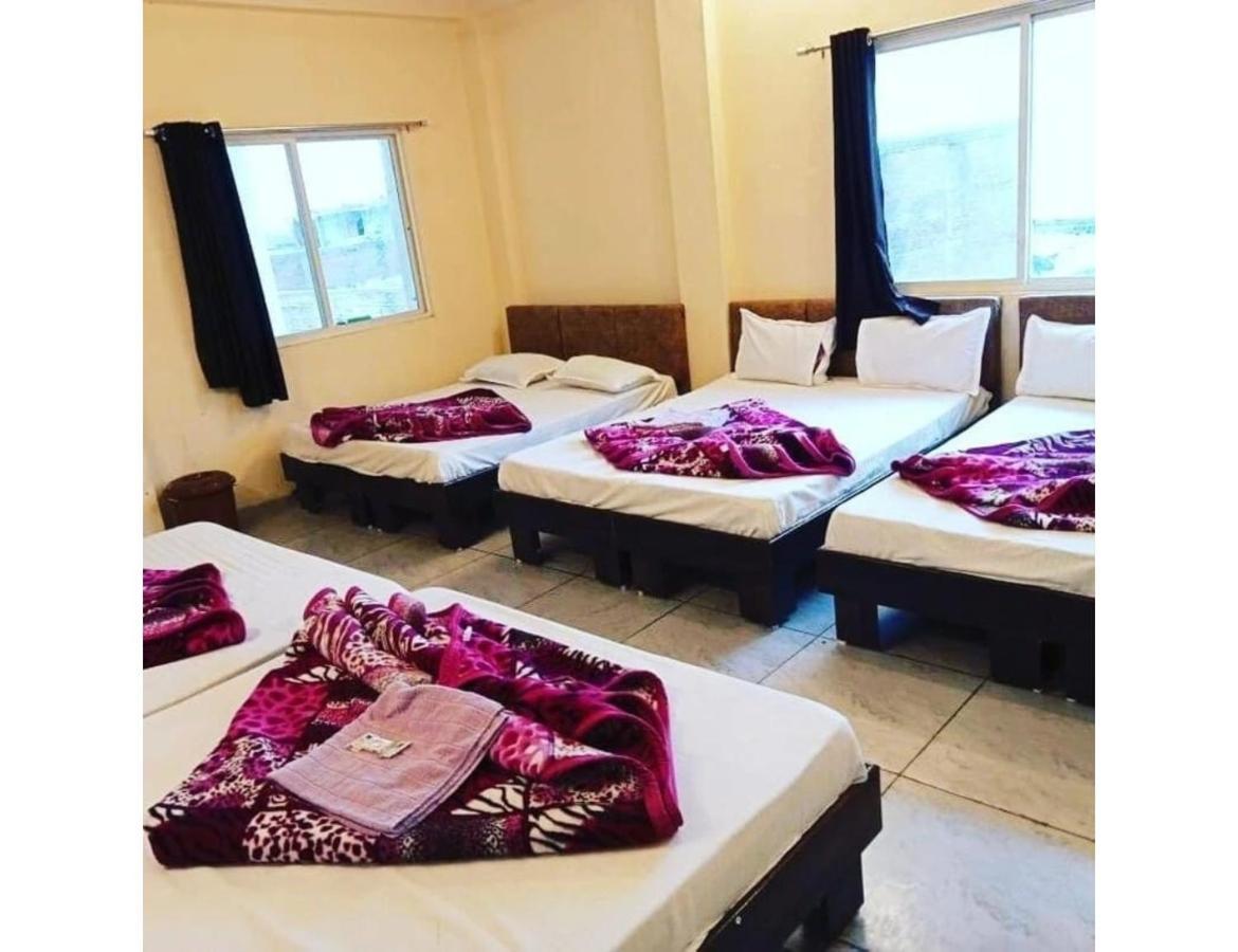Hotel Mahakal Vishram, 우자인 외부 사진