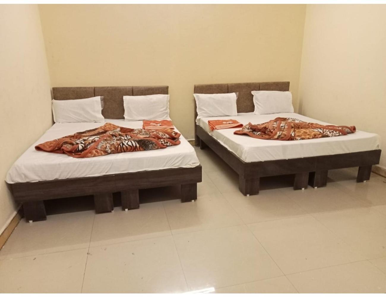Hotel Mahakal Vishram, 우자인 외부 사진