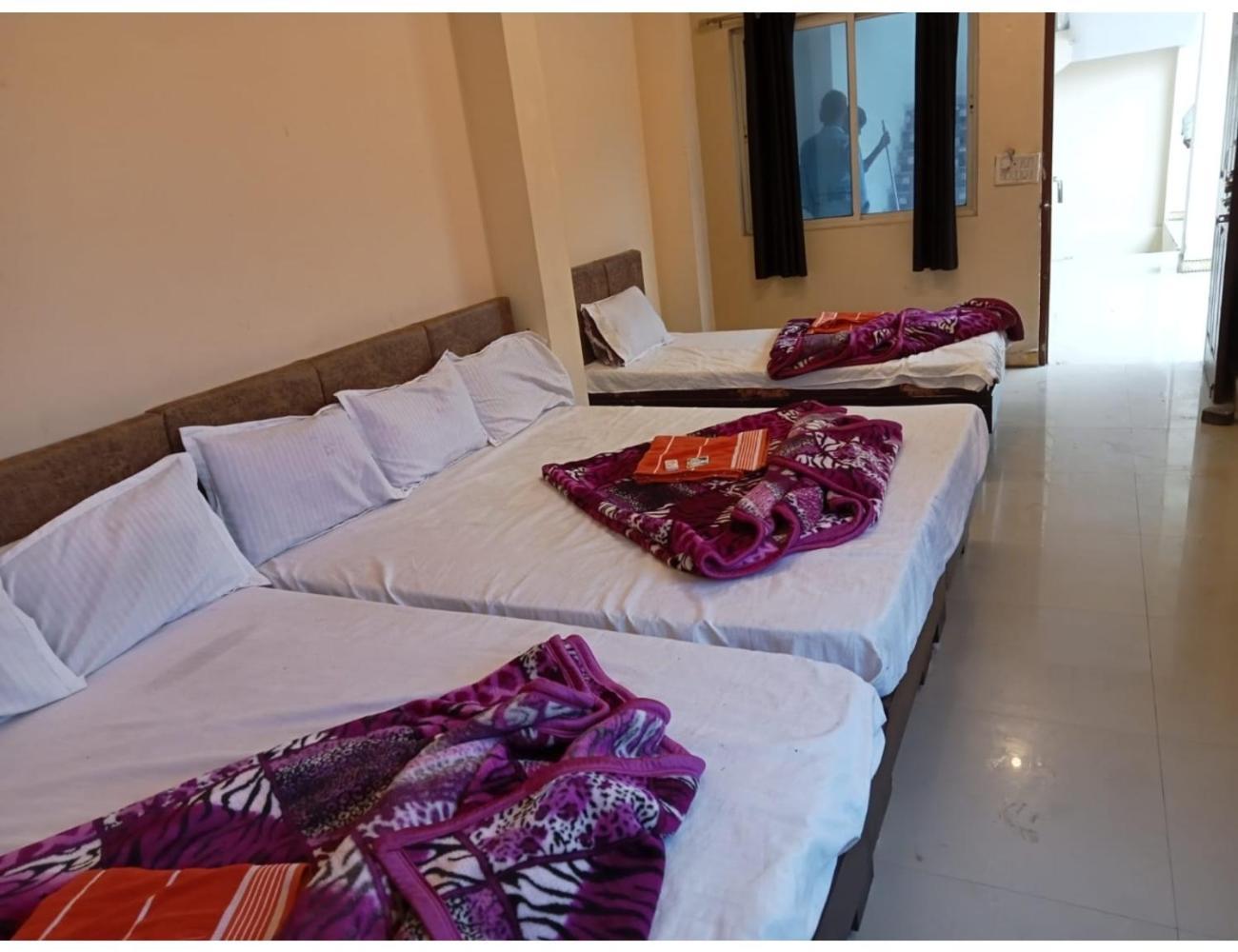 Hotel Mahakal Vishram, 우자인 외부 사진